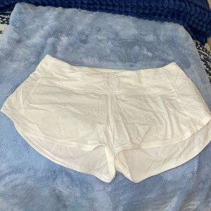White Lululemon Speed Up Shorts 2’inch inseam size 6